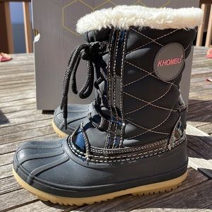 Khombu Girls Waterproof Snowboots EUC